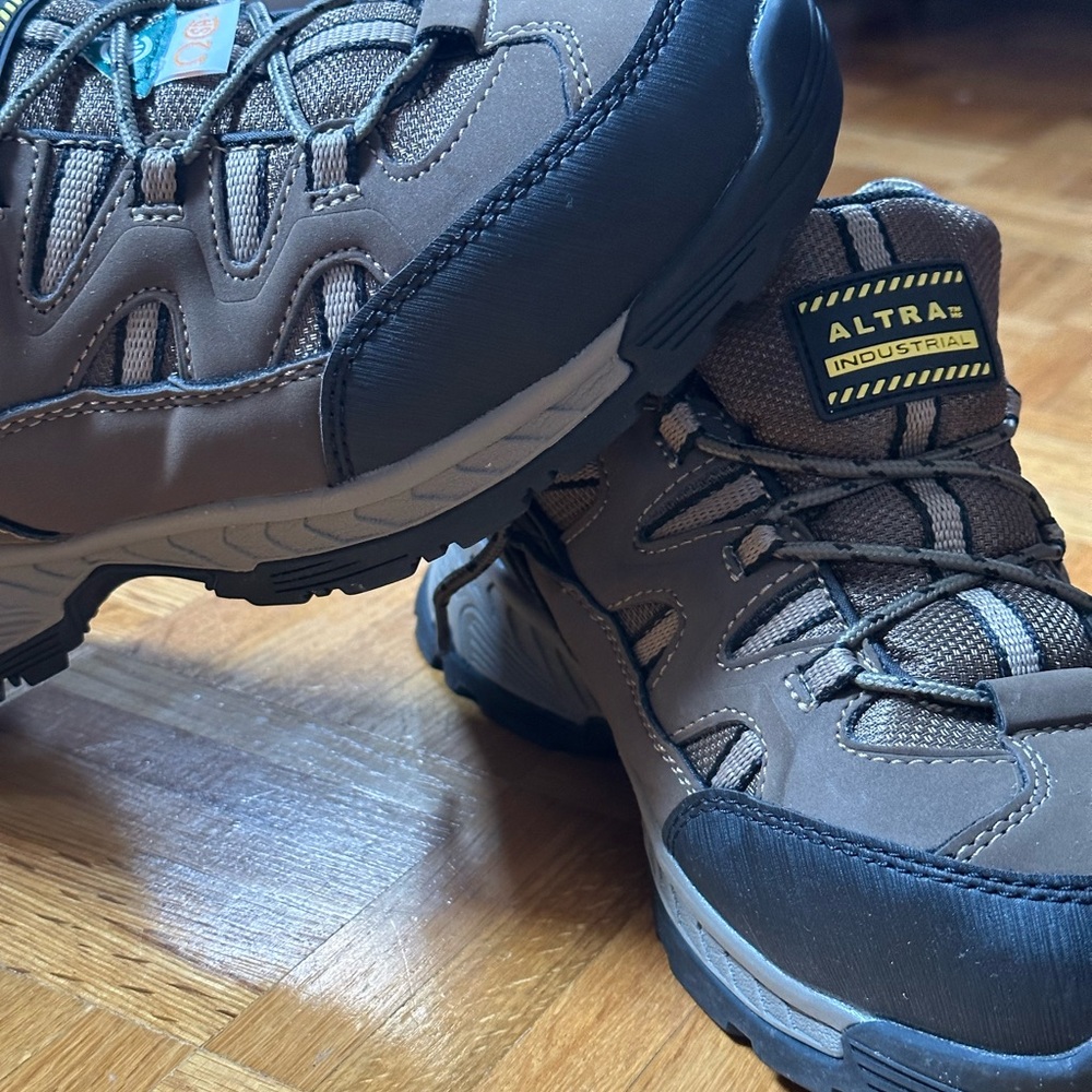 Men's Brown Hiking Shoes